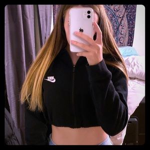Cropped Nike Sweatshirt